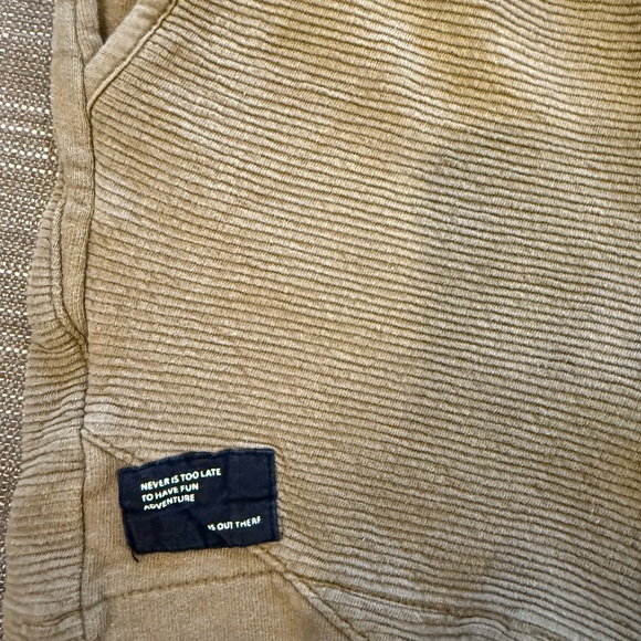 Zara fun and neutral boys' shorts bundle
( 3 pairs) - Picture 8 of 9